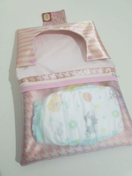 Kit higiene do bebê- Porta fraldas e lenço umedecido