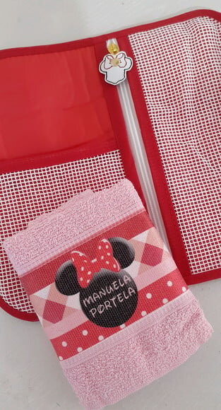 Necessaire para kit higiene com toalha