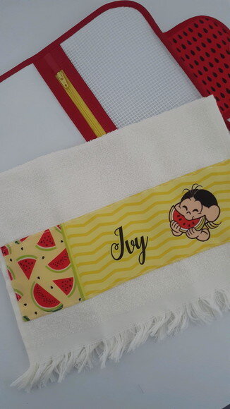 Necessaire para kit higiene com toalha