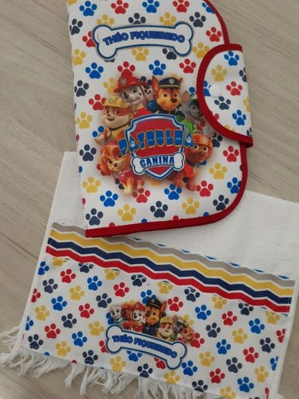 Necessaire para kit higiene com toalha