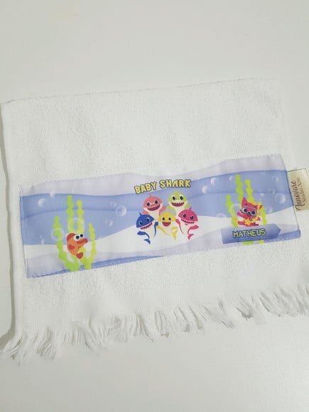 Toalha de mão personalizada Baby Shark