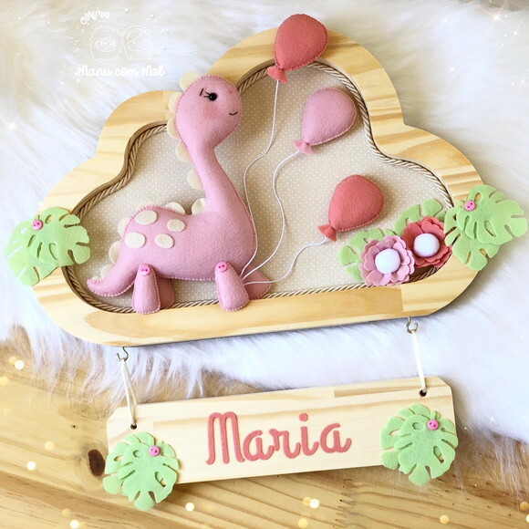 Enfeite de Porta Nuvem Pinus Dinossauro