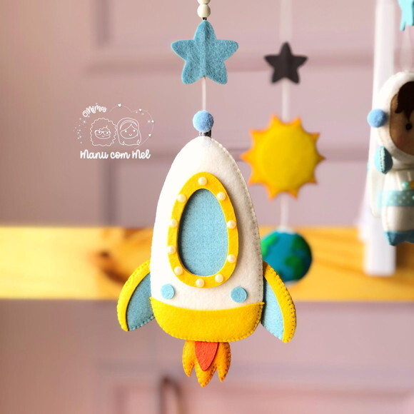 Móbile Musical Astronauta Menino