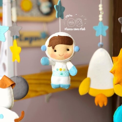Móbile Musical Astronauta Menino