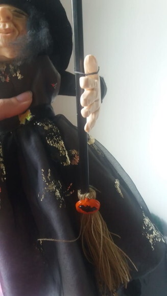 Bruxa Articulável Decorativa Halloween 30cm