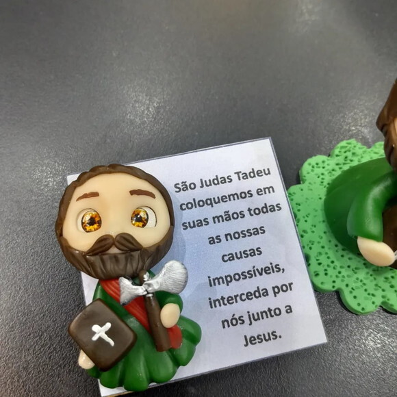 Lembrancinha Imã Santinho em Porcelana Fria com Mensagem