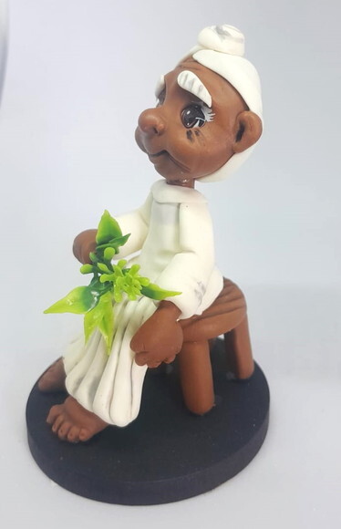 Preta Velha de Biscuit Decorativa 15cm