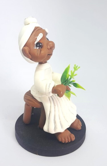 Preta Velha de Biscuit Decorativa 15cm