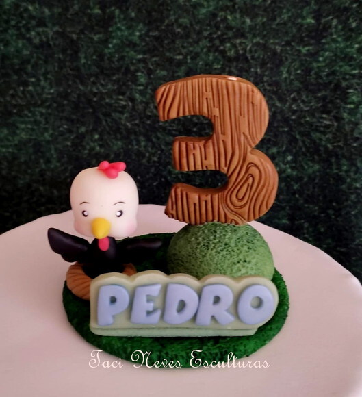 Topo de bolo fazendinha menino com graminha