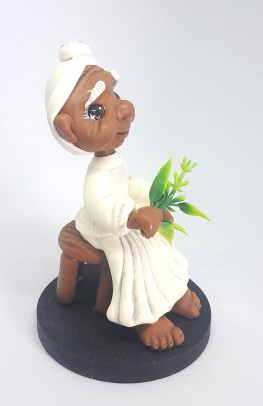 Preta Velha de Biscuit Decorativa 15cm
