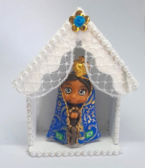 Santinhos em Biscuit com Capela de mdf ? Oratório Artesanal