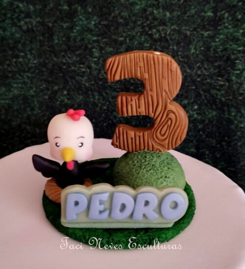 Topo de bolo fazendinha menino com graminha