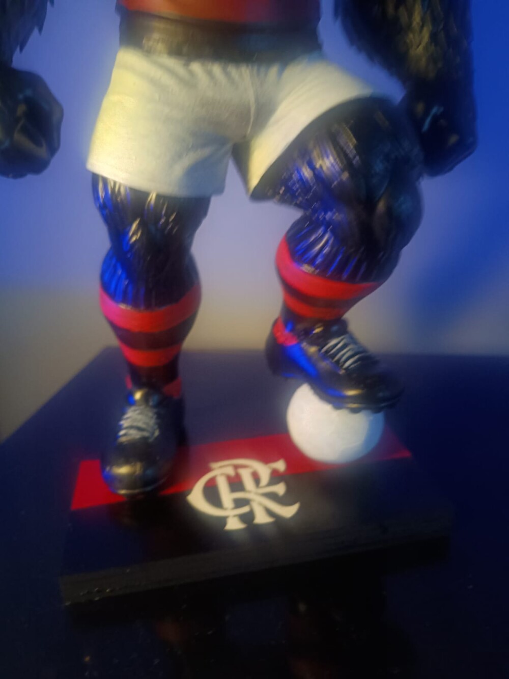 Estatua Mascote Urubu Jogador