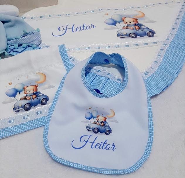 Kit Presente para bebê Ursinho Motorista: manta, babeiro, babita