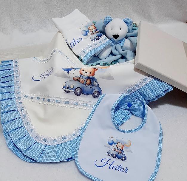 Kit Presente para bebê Ursinho Motorista: manta, babeiro, babita