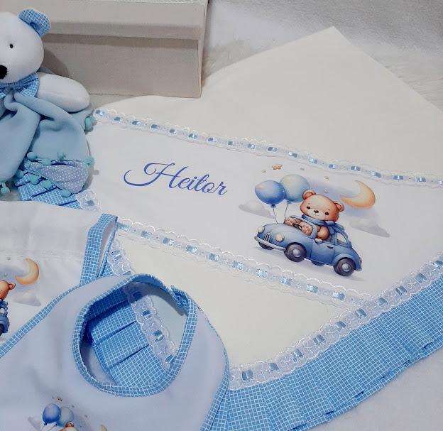 Kit Presente para bebê Ursinho Motorista: manta, babeiro, babita