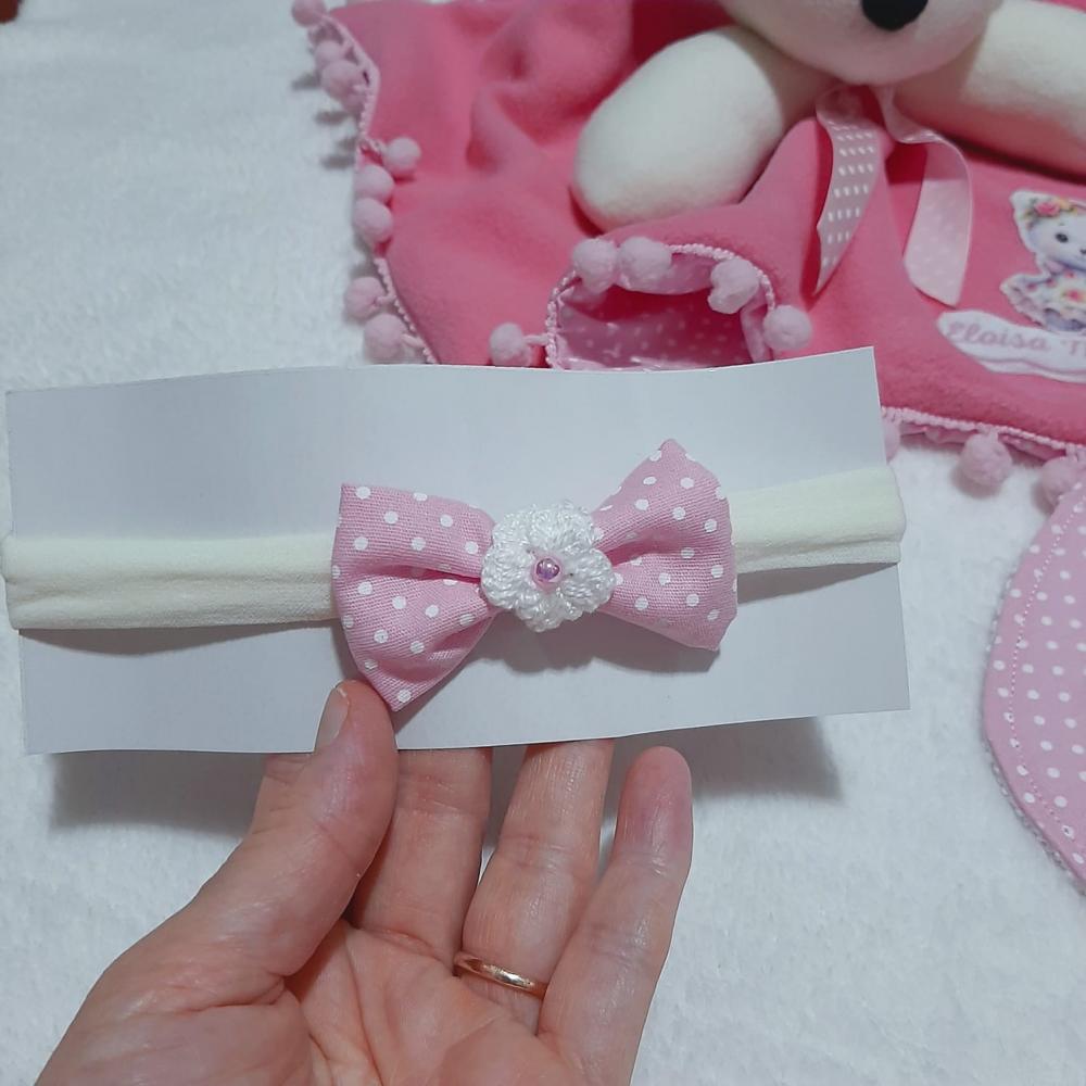 Kit presente personalizado: babeiro, naninha e laço de cabelo Ur