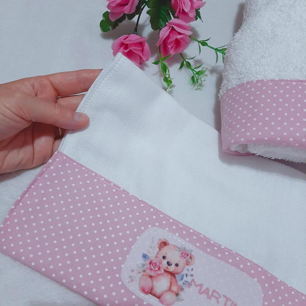 Toalha de banho com capuz para bebê e babita Ursinha Rosa