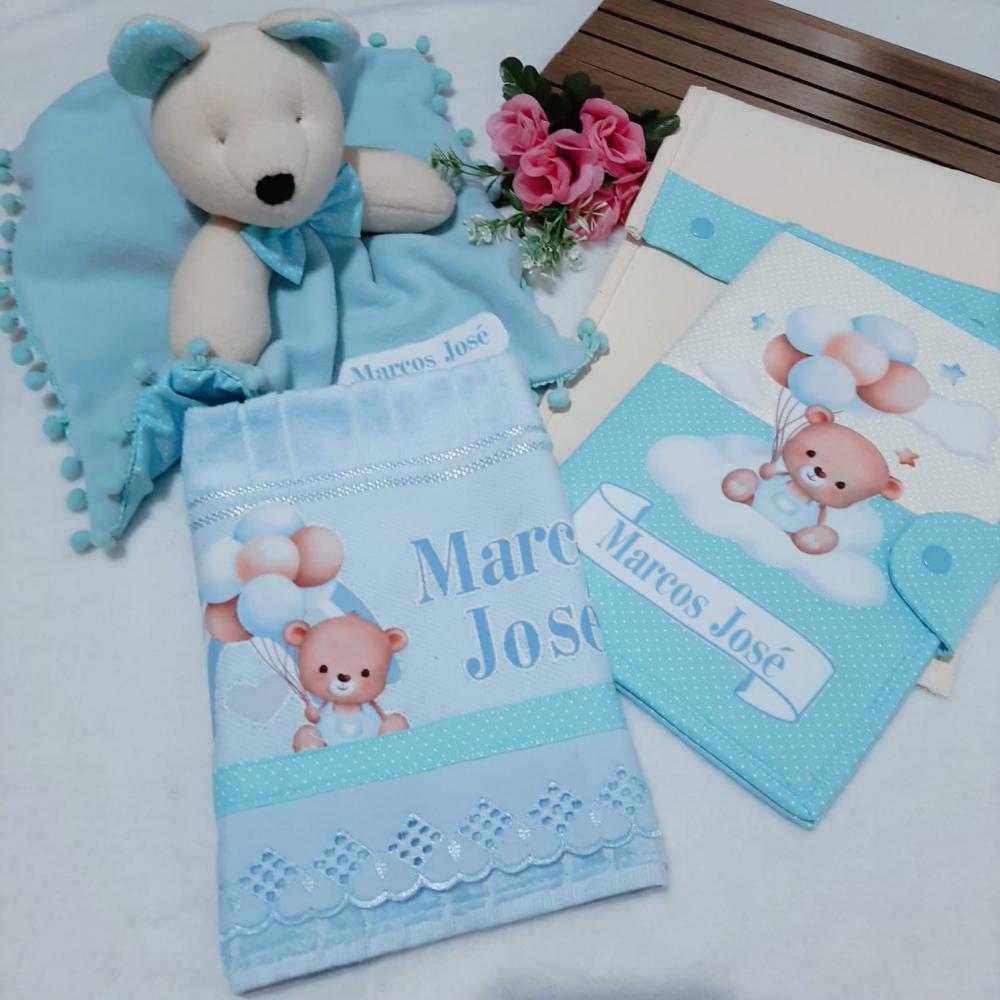 Kit presente para bebê personalizado: naninha, toalhinha e capa 