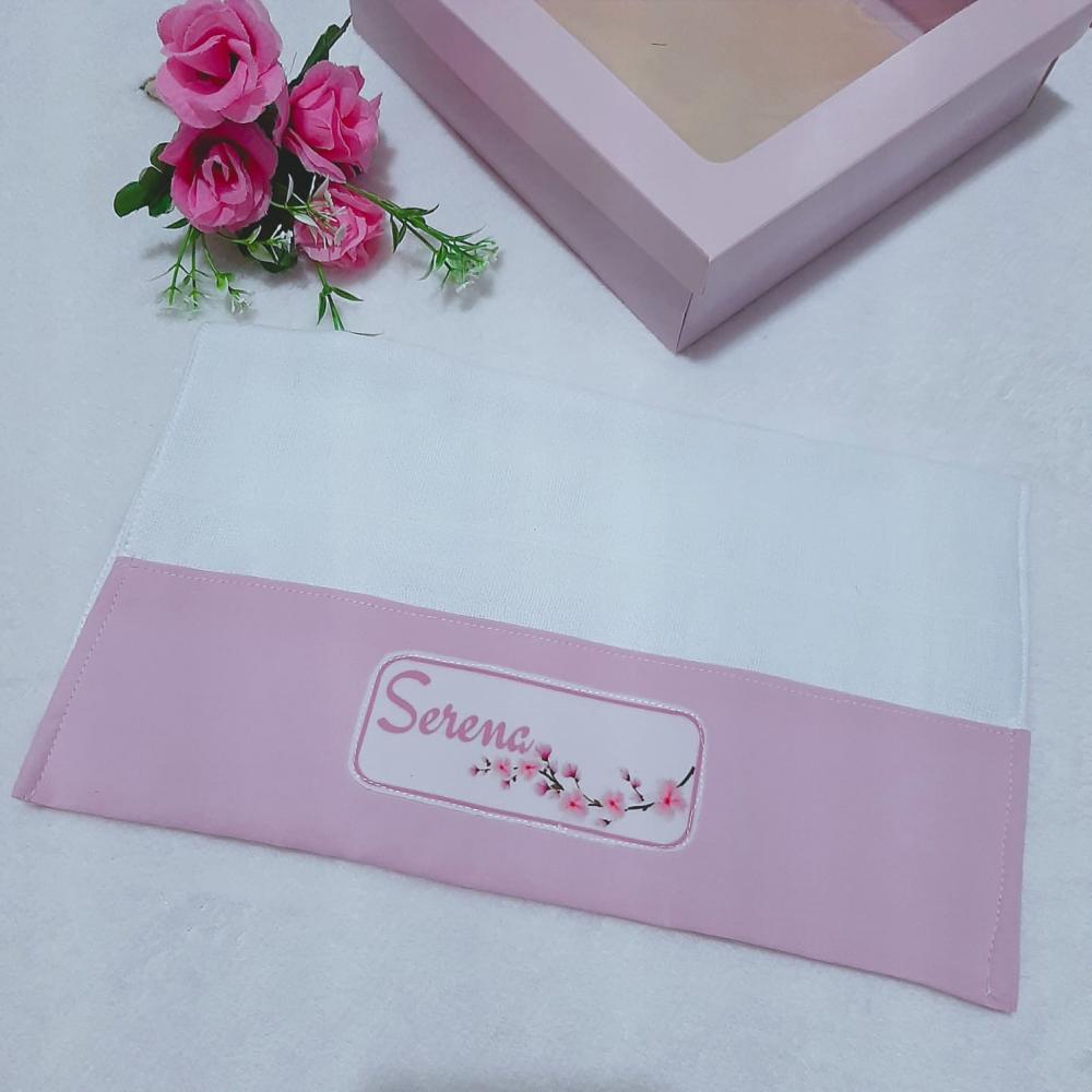 Kit presente personalizado: babeiro, babita e toalhinha Flor de L