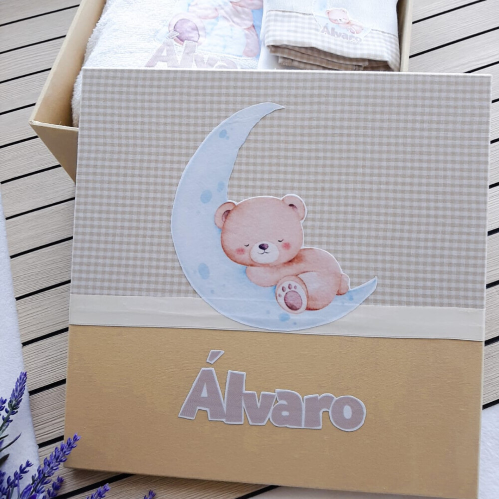 Kit para Bebê Personalizado – Toalha de Banho, Babitas, Body, 
