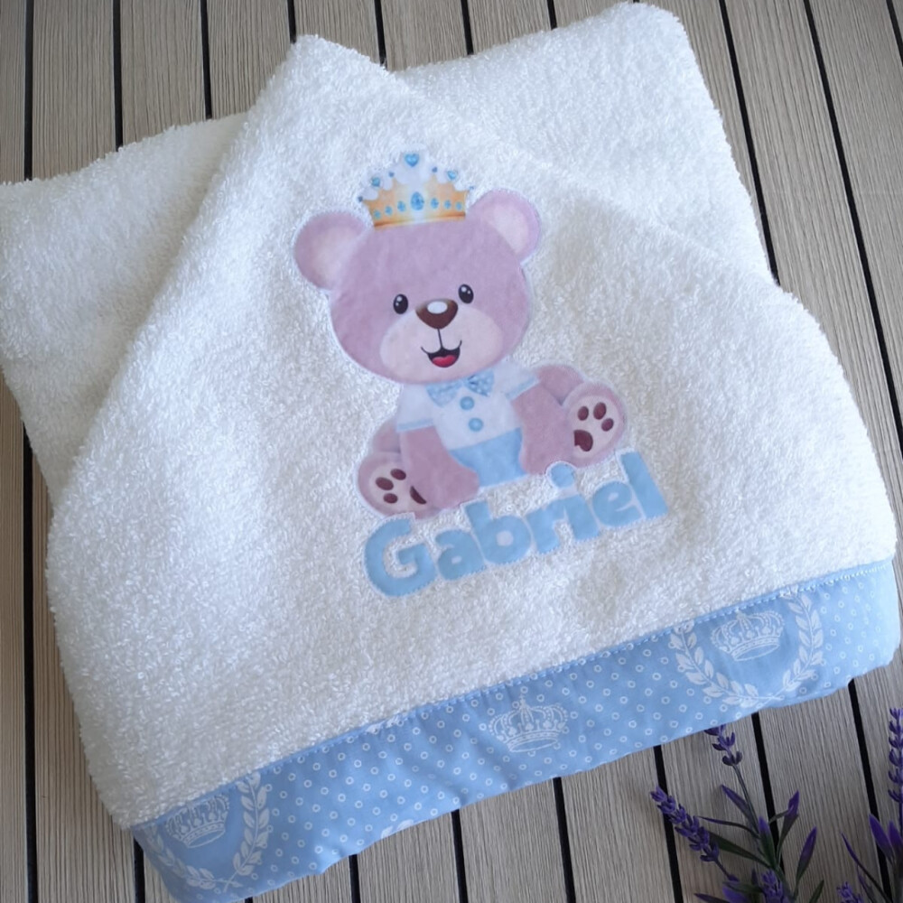 Kit para Bebê Personalizado – Toalha de Banho, Babitas e Caixa