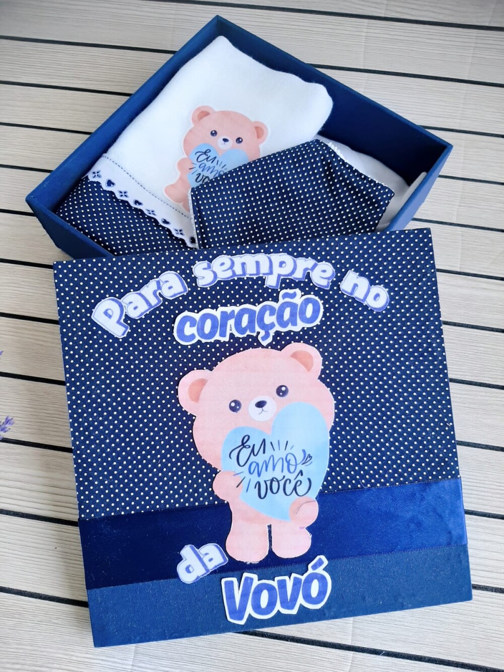 Kit Presente Bebê Personalizado - Body, Babeiro, Babita e Caixa 