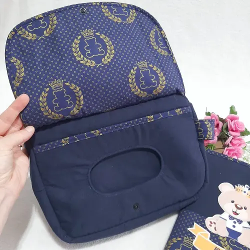 Necessaire Porta-fraldas e capa para caderneta de vacinação Urs