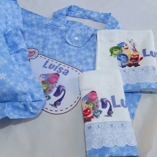 Kit creche personalizado: almofada, sacola para cobertas e toalhi