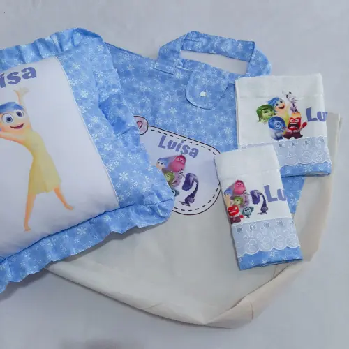 Kit creche personalizado: almofada, sacola para cobertas e toalhi