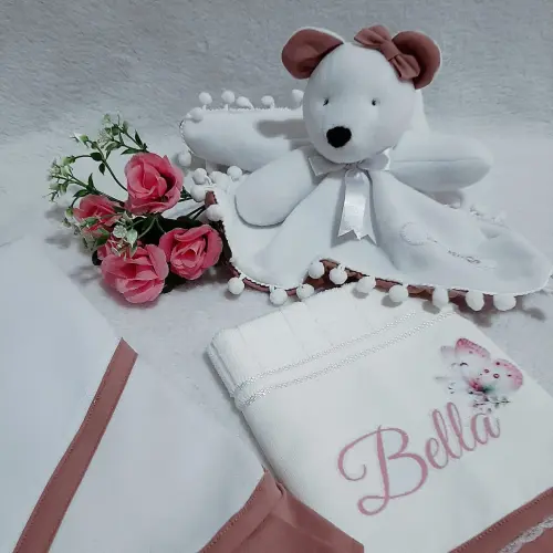Kit Presente para bebê: naninha, cueiro, babita e toalha Borboleta Rosa