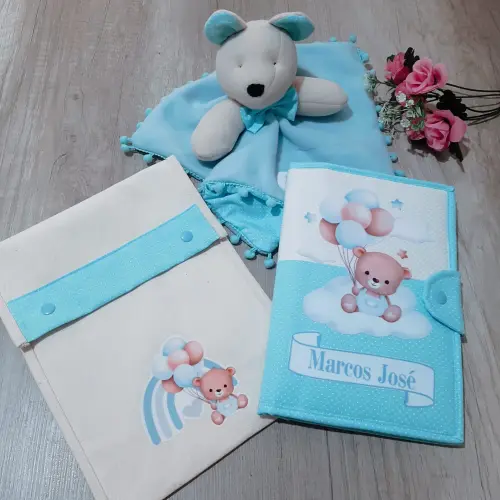 Kit presente para bebê personalizado: naninha, toalhinha e capa 