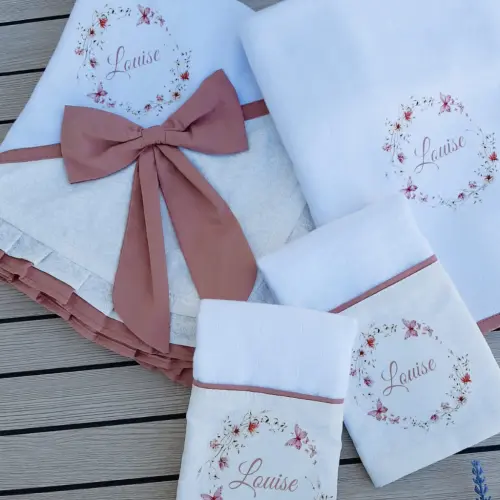 Kit Bebê Personalizado - Manta e Cueiro Flanelados e 2 Toalhinha