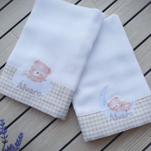 Fraldinhas de boca personalizadas - 2 unidades - Tema a Escolha