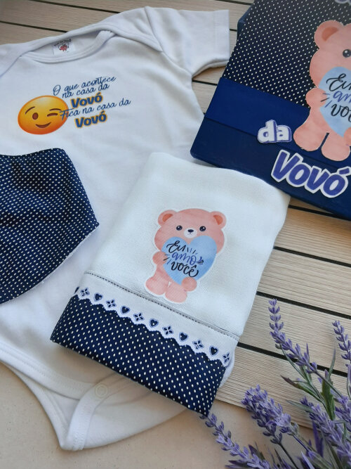 Kit Presente Bebê Personalizado - Body, Babeiro, Babita e Caixa 