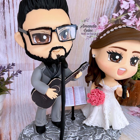 Noivinhos Chibi com Bíblia