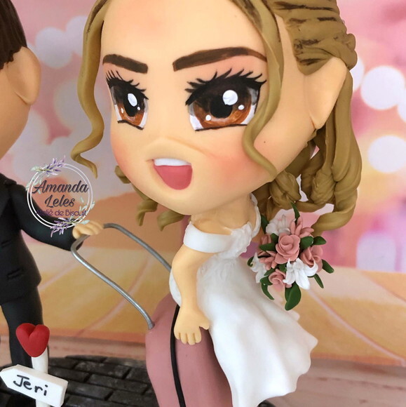 Noivinhos Chibi Com mala viajando