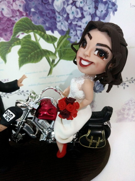 Noivinhos com Moto Topo de Bolo