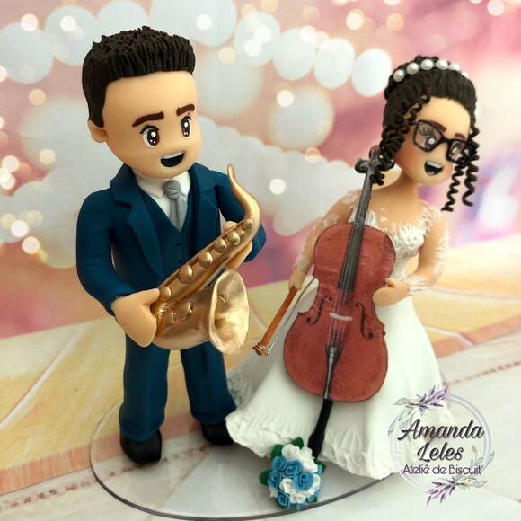 Noivinhos Fofinho com saxofone e violoncelo