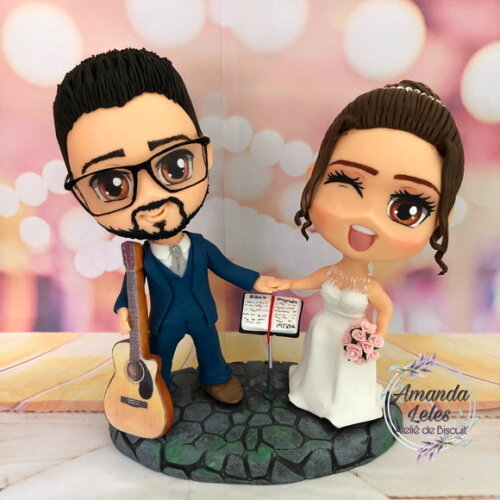 Noivinhos Chibi Com violão e Bíblia