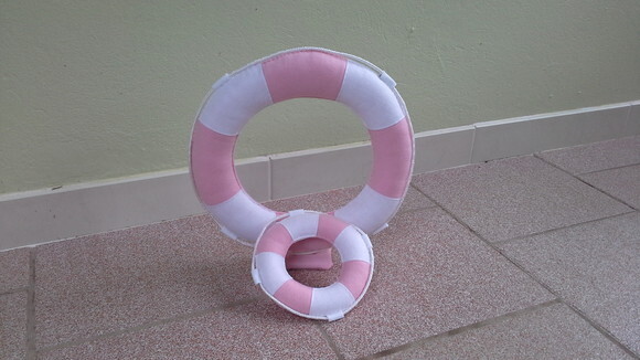 Boias em Feltro 02 Peças Rosa e Branco