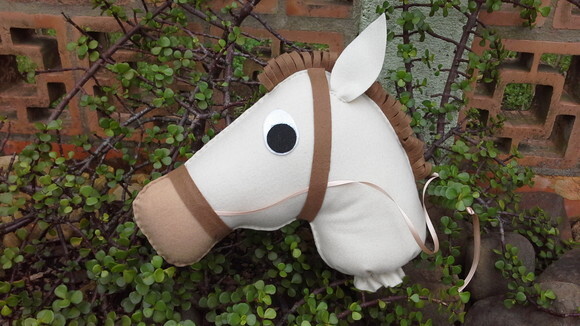 Cabeça de Cavalo de Pau de Feltro
