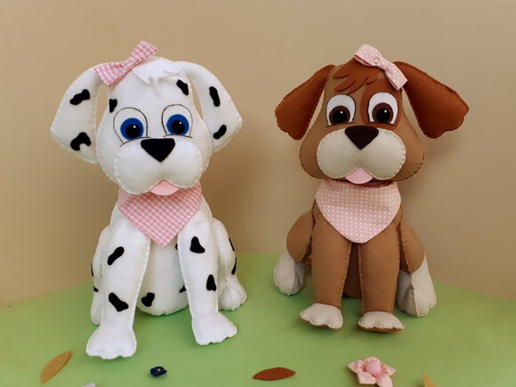 Cachorrinhas em Feltro 02 Peças
