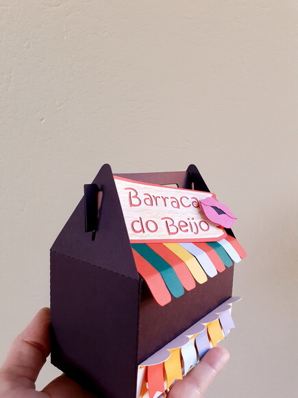 Caixa Maleta Barraca do Beijo