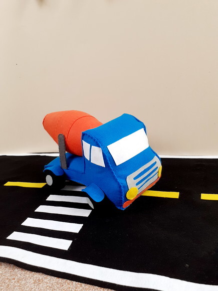 Caminhão betoneira em feltro