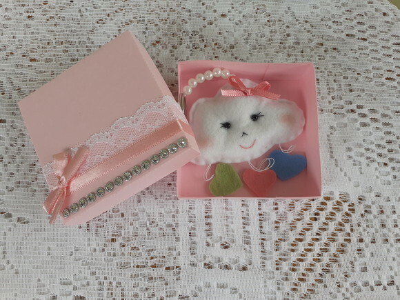 Chaveiro Nuvem Chuva de Amor com Caixa Decorada