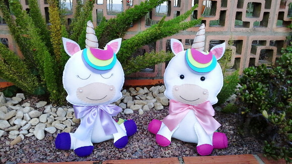Dupla de Unicórnios em Feltro