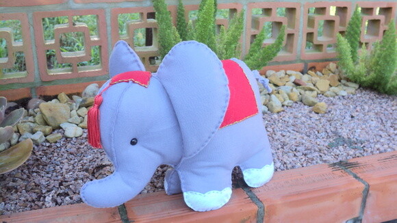 Elefante em Feltro