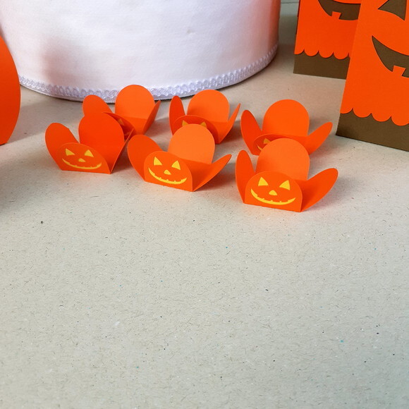 Kit Abóbora de Halloween em Feltro, Papel e Tecido 17 Peças