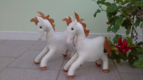 Kit Cavalos de Feltro 02 Peças